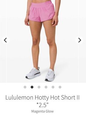lululemon athletica Hotty Hot Short II in Magenta Glow